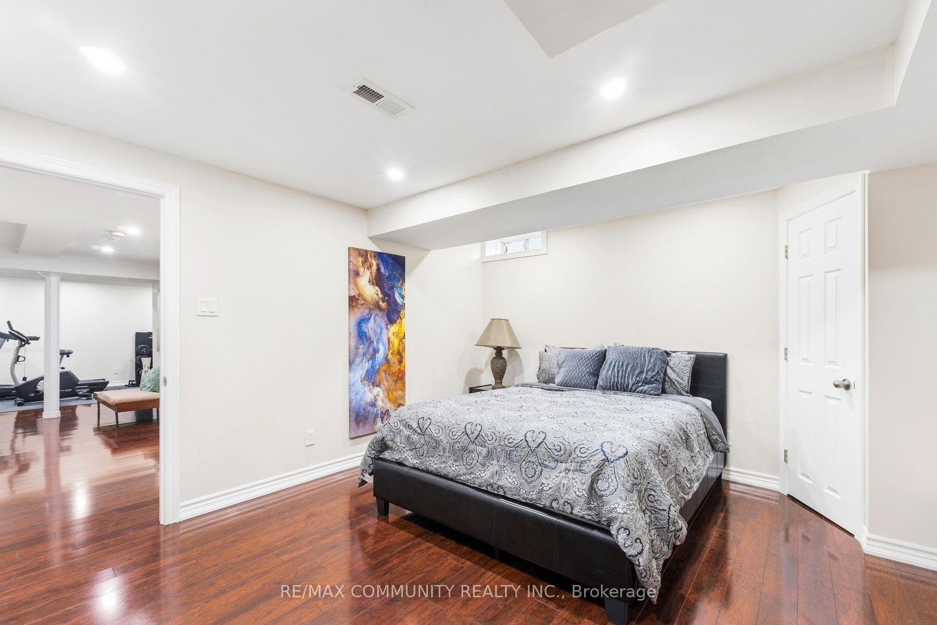 5673 Pegasus Street photo 34