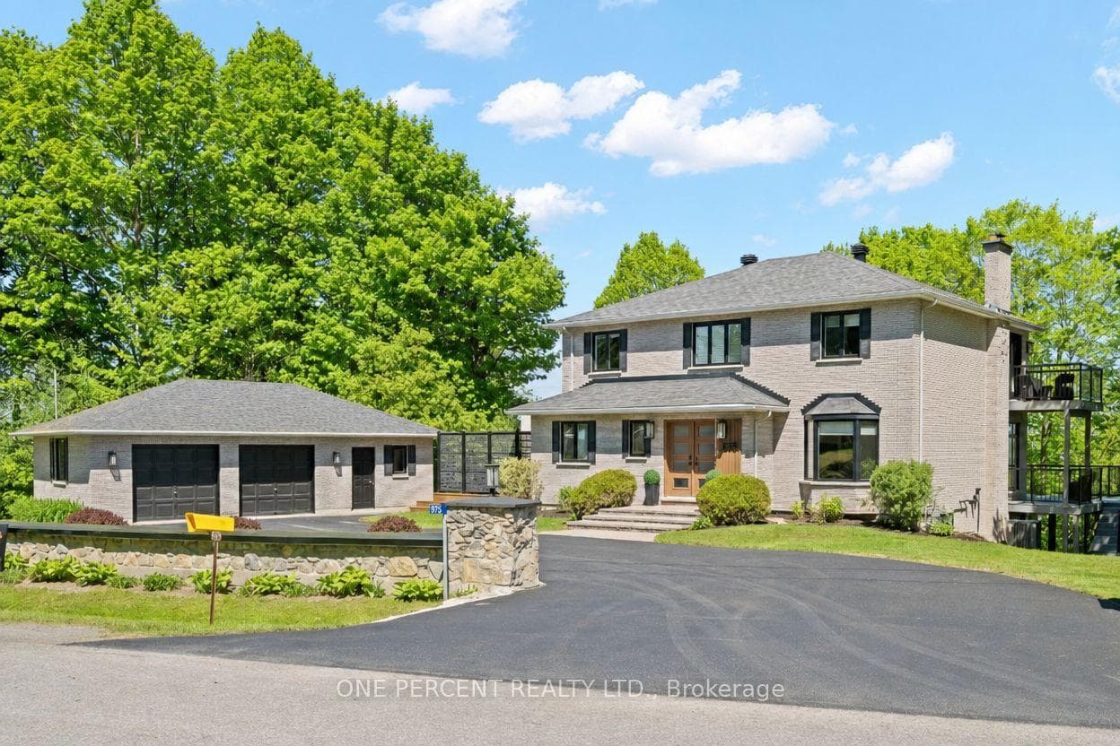 975 Fieldown Street photo 1