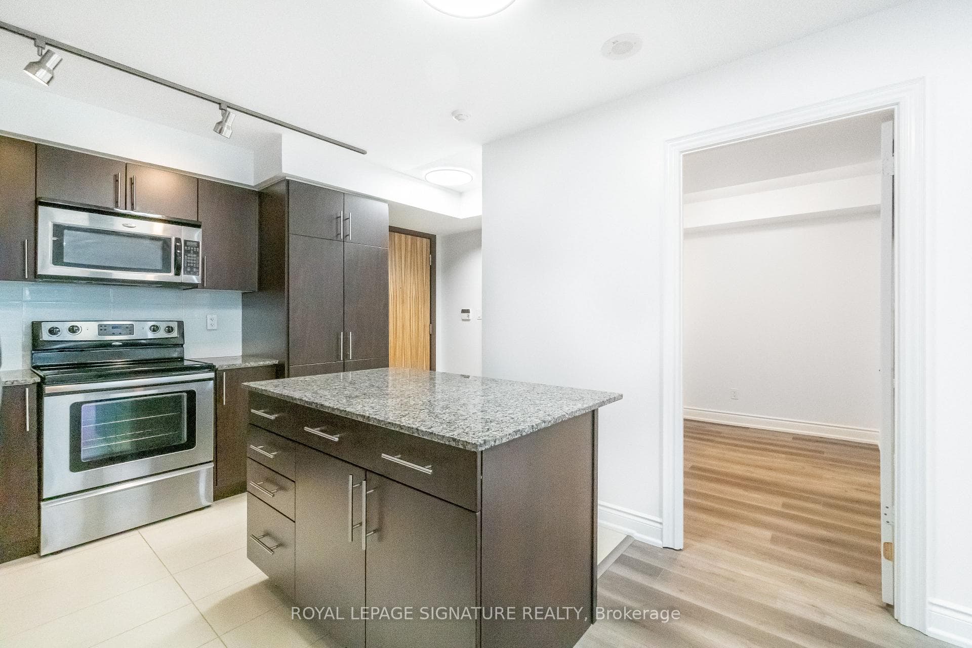 60 South Town Centre Boulevard Unit 809 photo 9