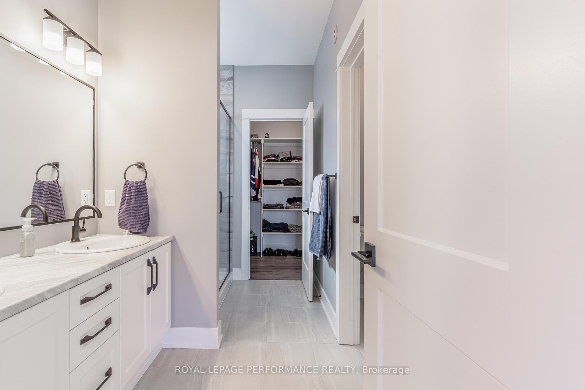 Ensuite With Walk-In Closet