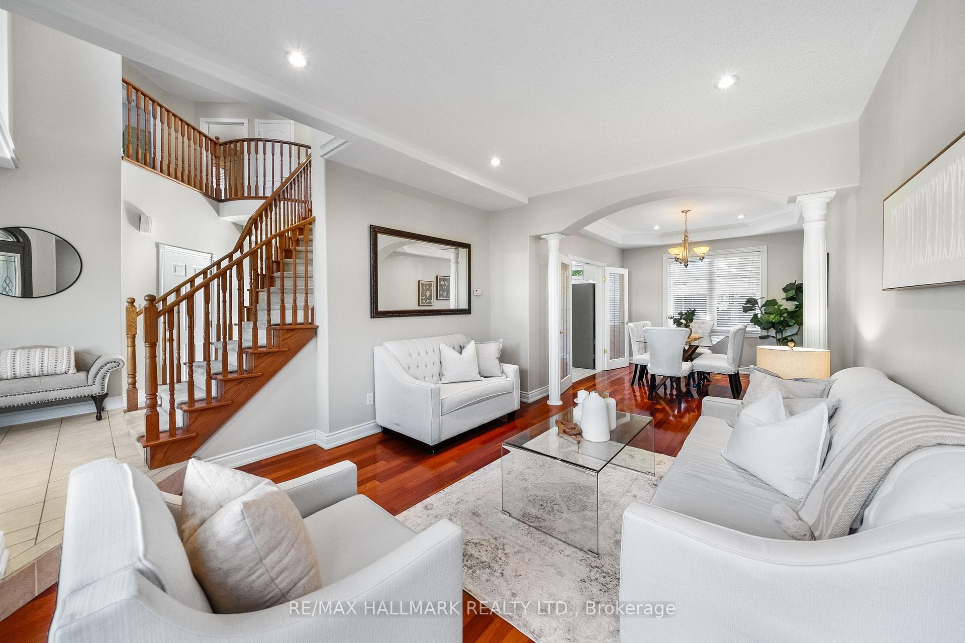1502 Oakburn Street photo 3