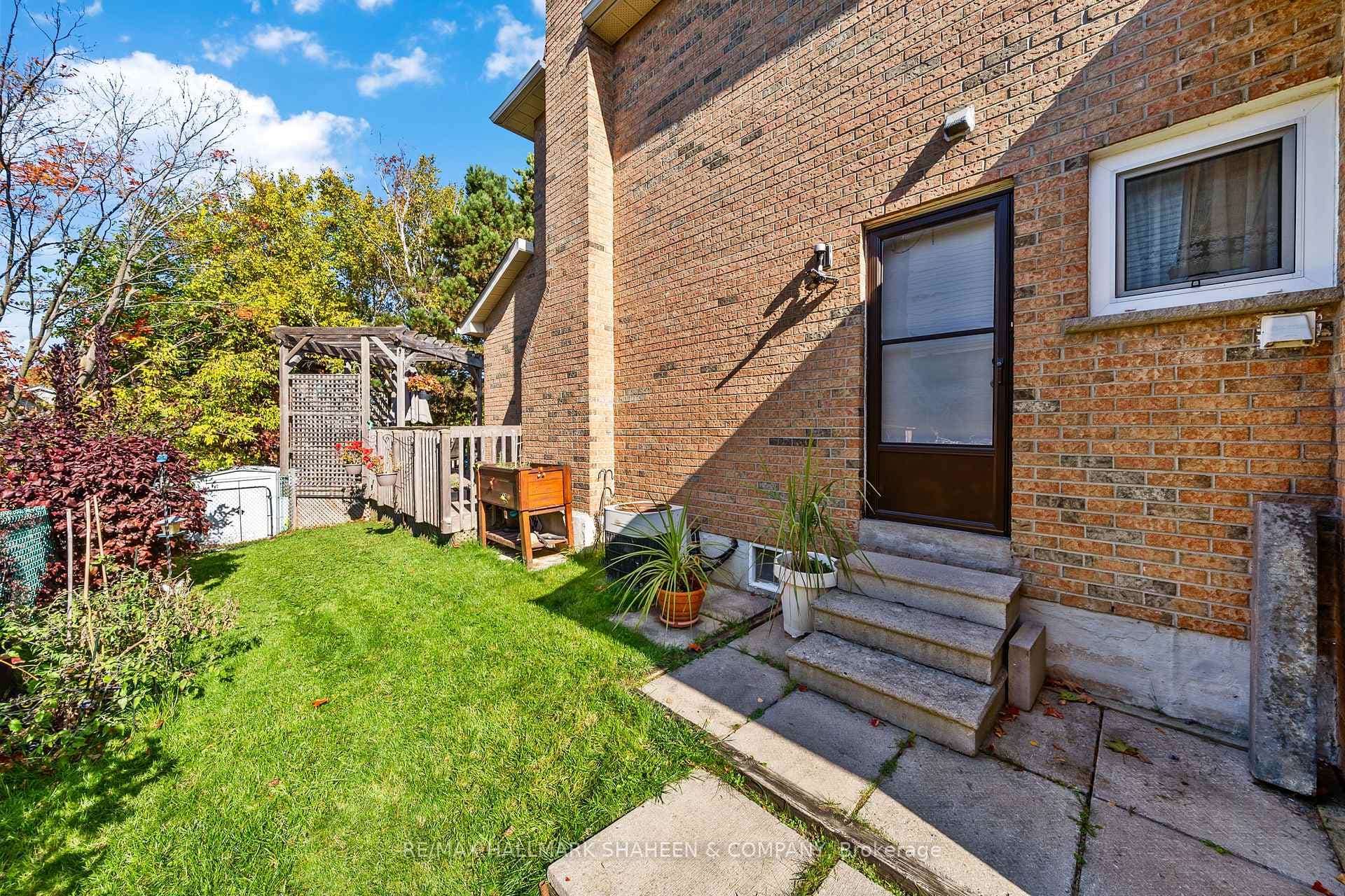 39 Lowe Boulevard photo 30