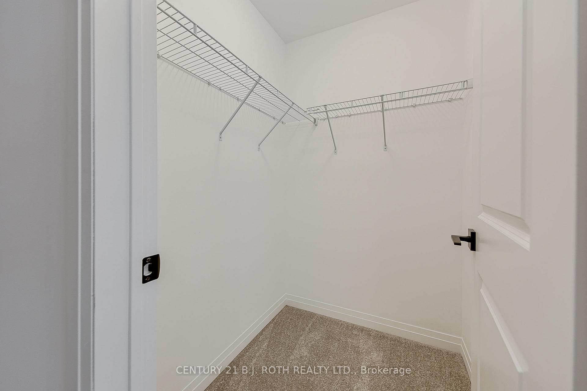 20 Haven Lane photo 17