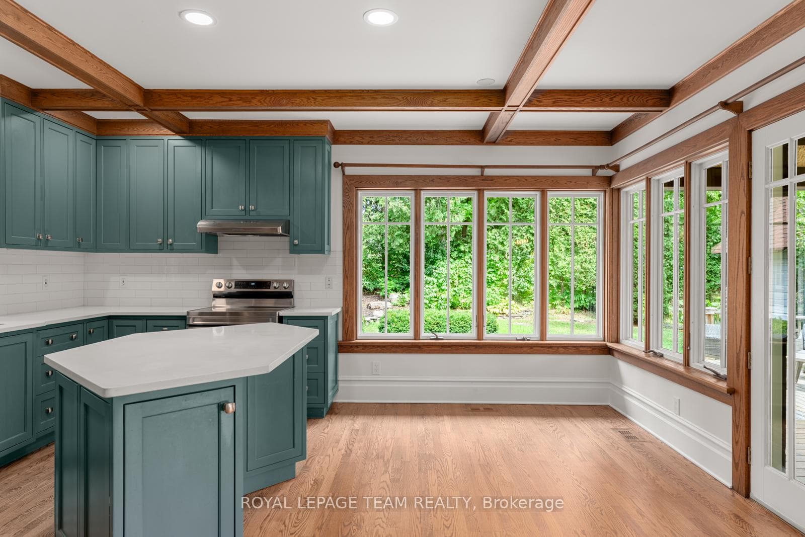 308 Manor Avenue photo 15
