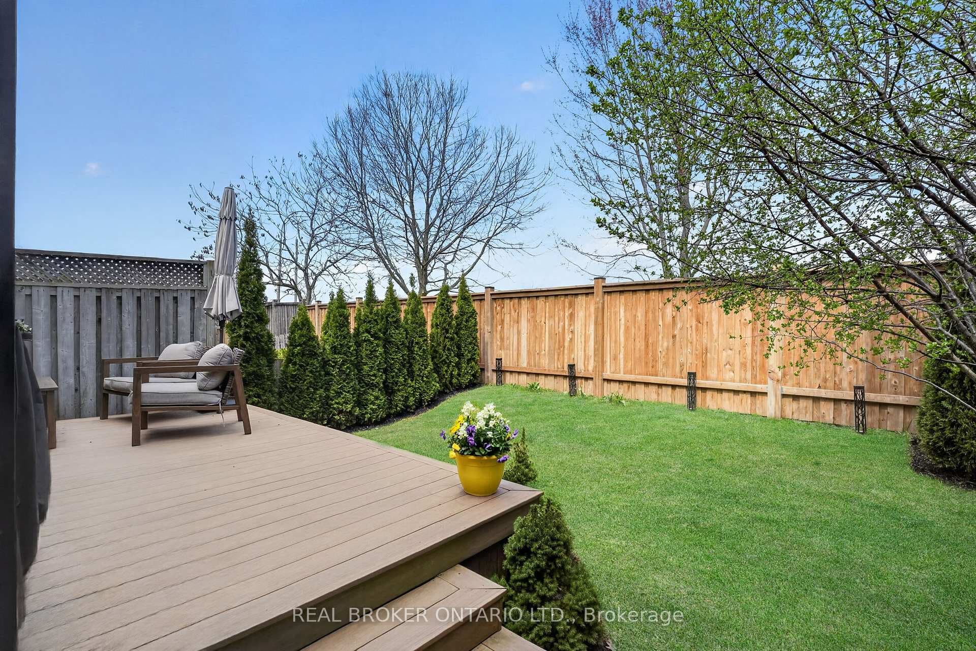 62 Moore Crescent photo 32