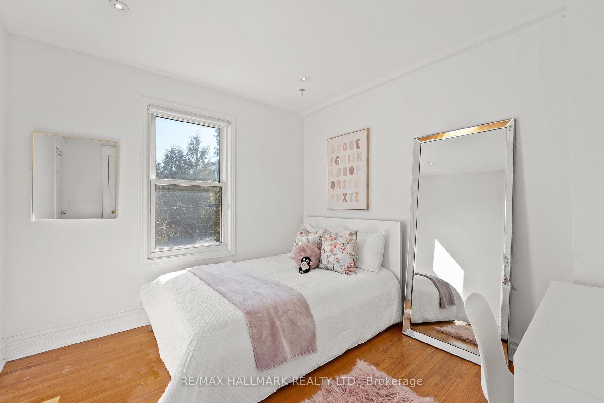 9 Muriel Avenue photo 17