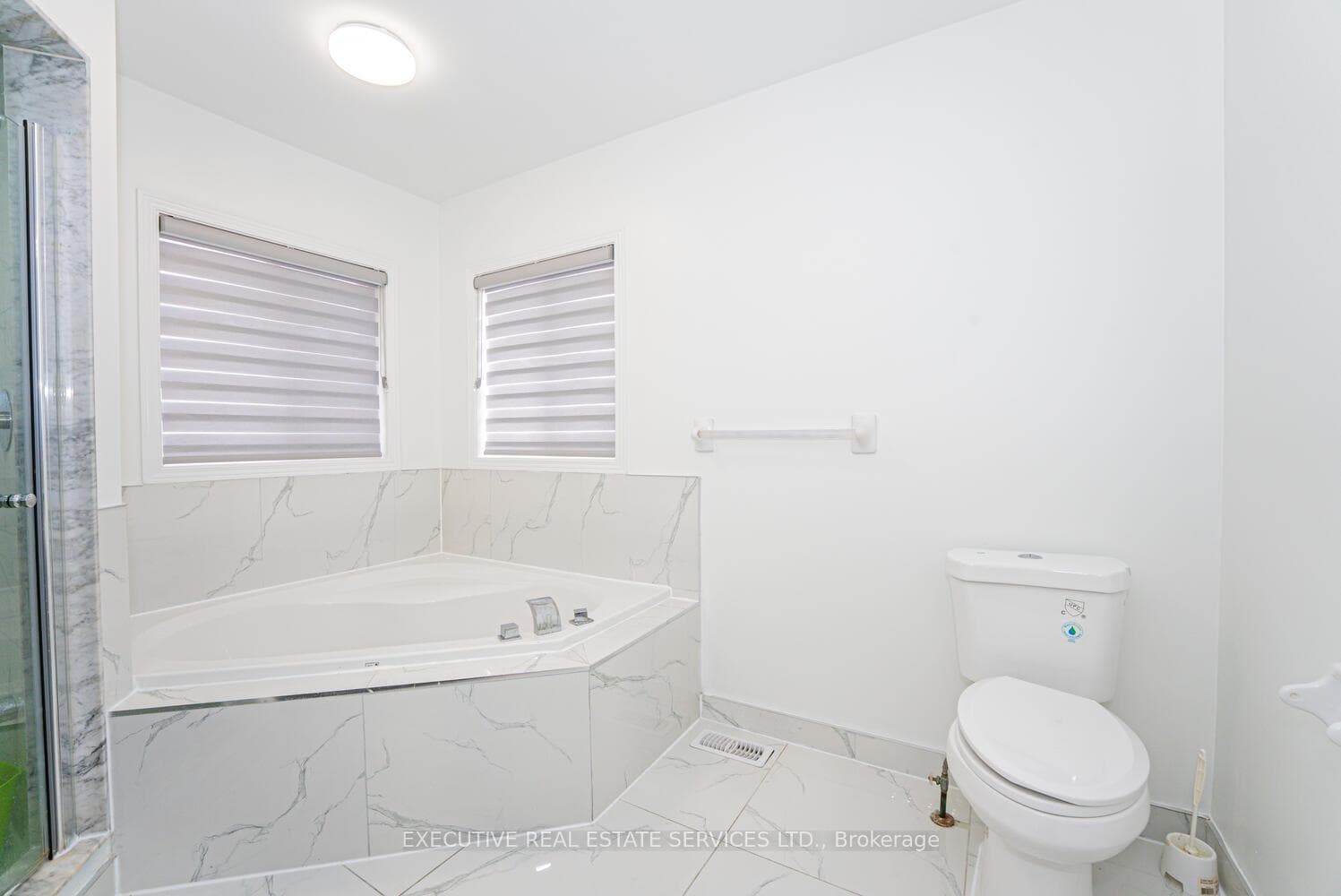 43 River Rock Crescent photo 26