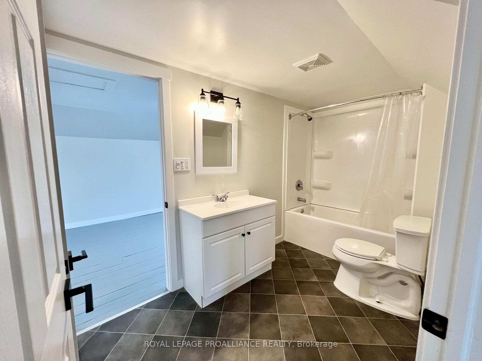 51 Reddick Street photo 19
