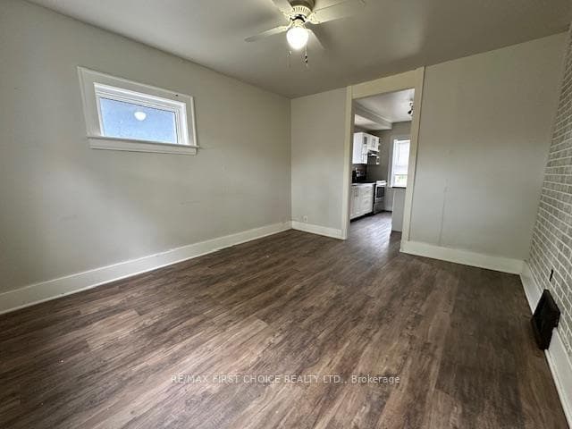102 Machar Avenue photo 5