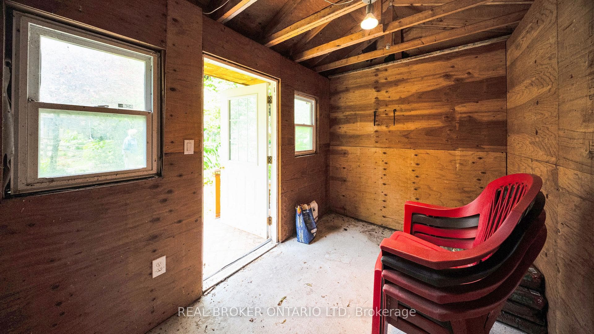 74 Sterling Street photo 39