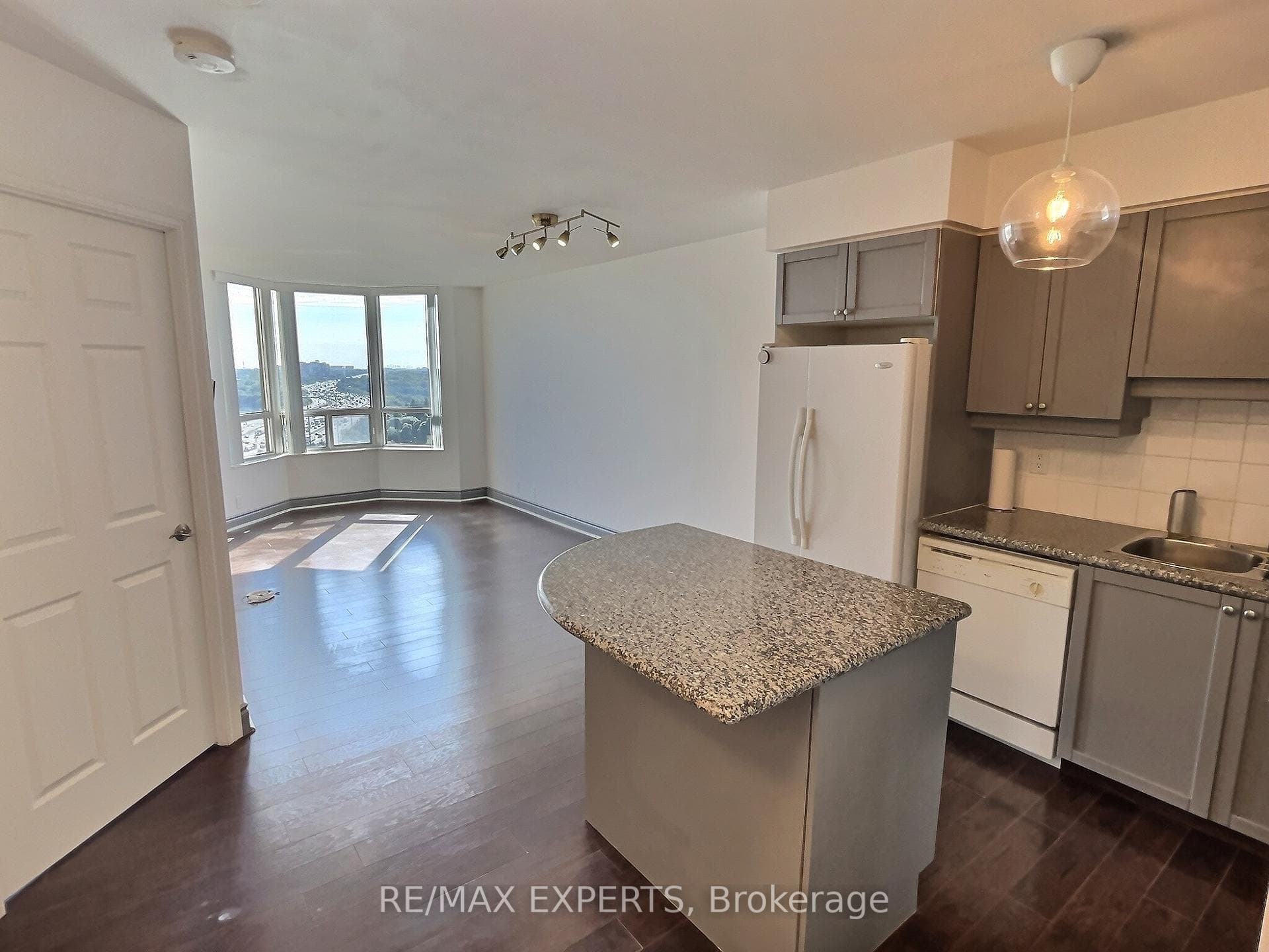 80 Harrison Garden Boulevard Unit 1625 photo 4