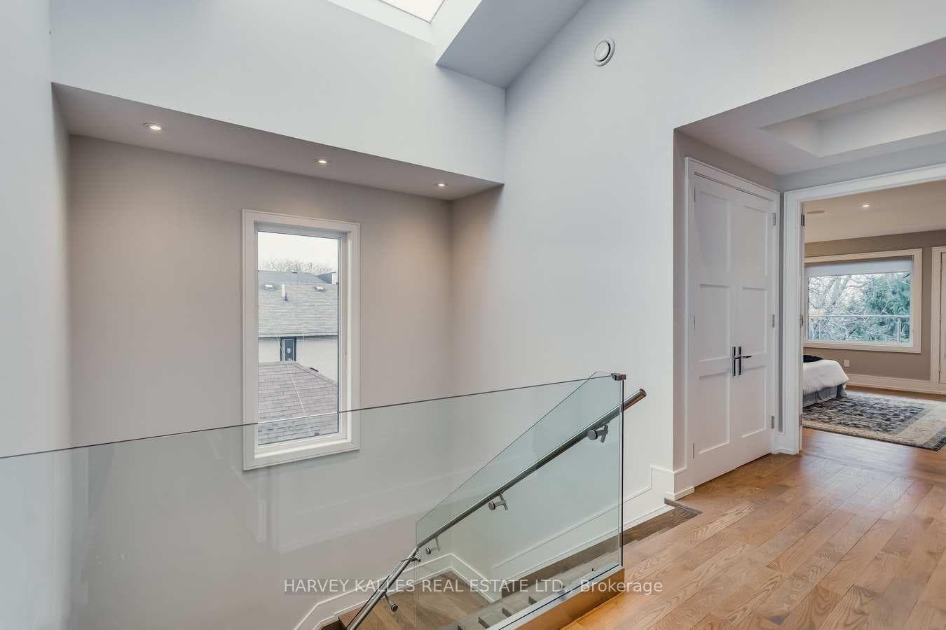 476 Deloraine Avenue photo 23