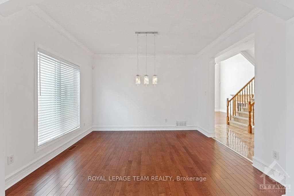96 BOREALIS Crescent photo 7