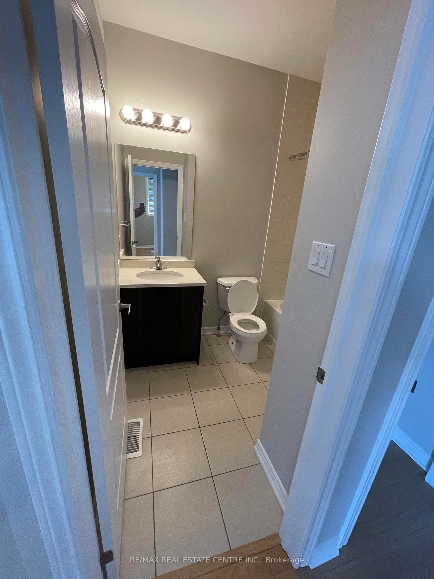 63 Allegro Drive Unit Upper photo 20