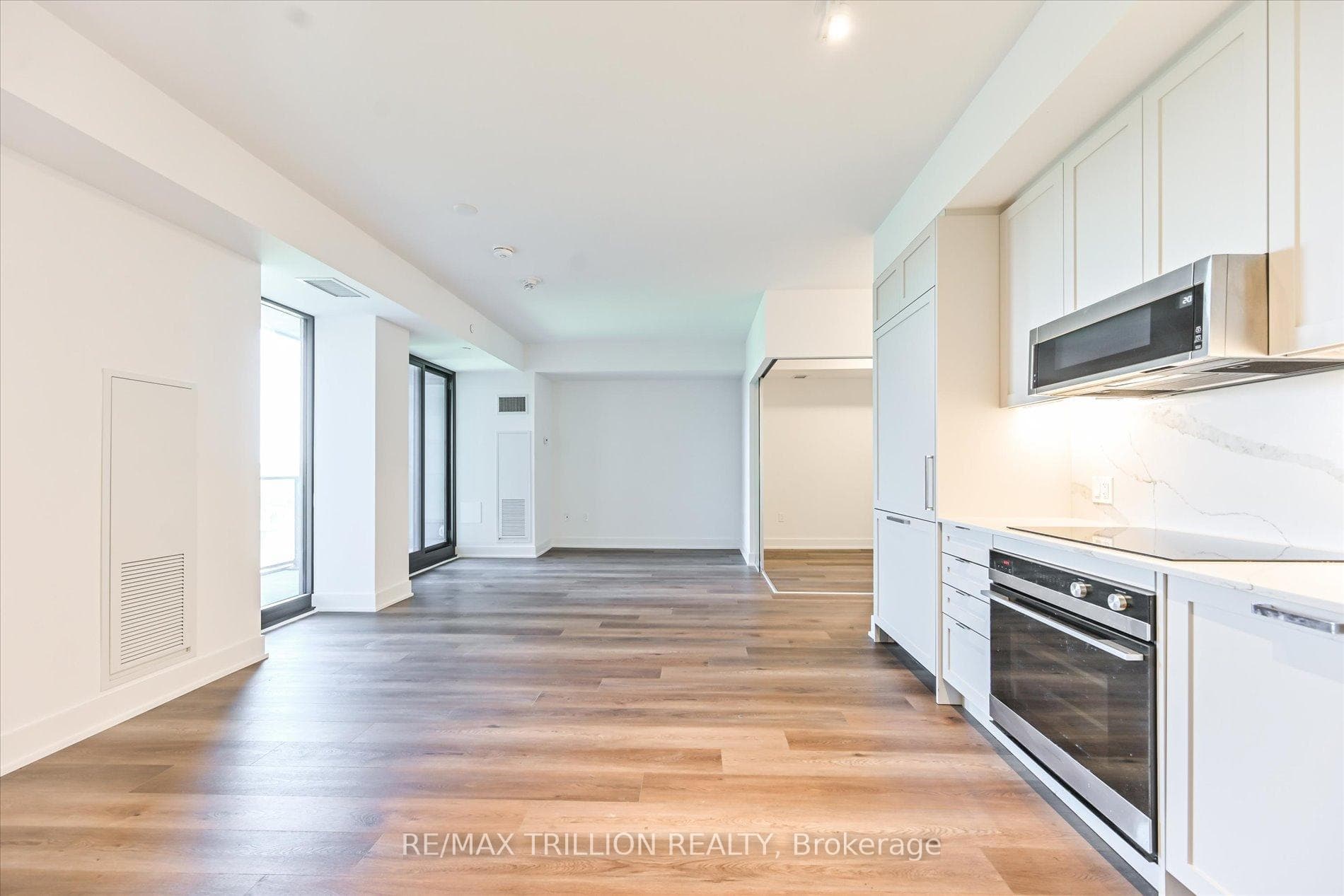 250 Lawrence Avenue Unit 801 photo 16