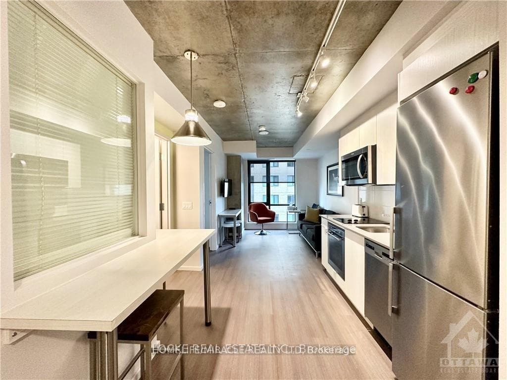 105 Champagne Avenue Unit 1610 photo 15