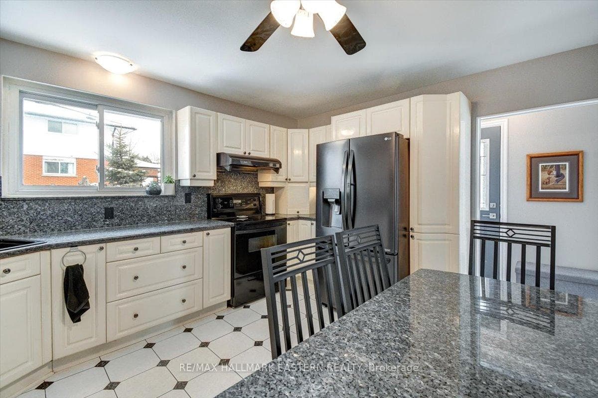 1000 Applegrove Avenue photo 6