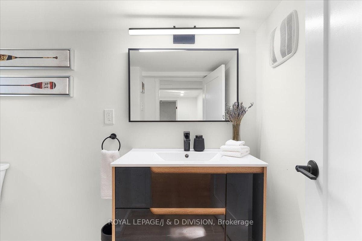 672 Shaw Street photo 31