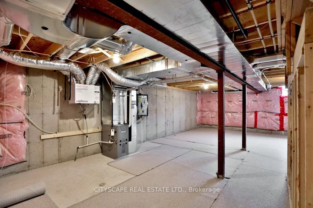 87 Bethune Avenue photo 19