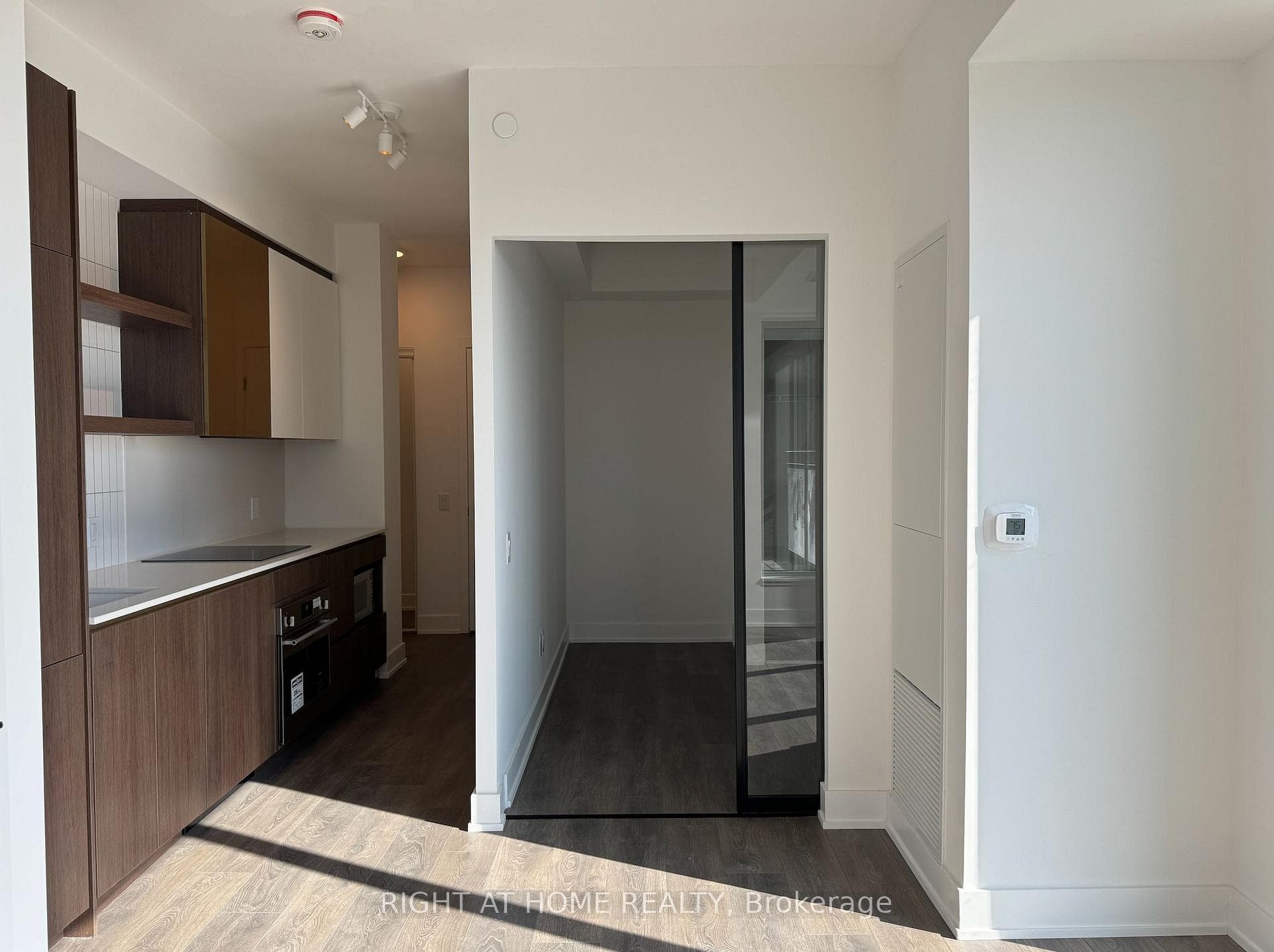1285 Queen Street Unit 301 photo 6