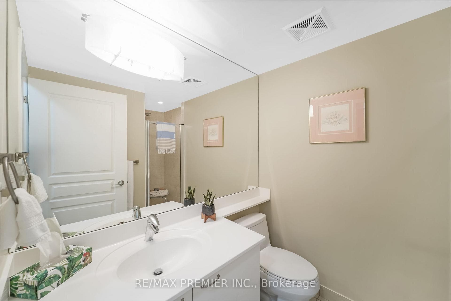 1403 Royal York Road Unit 216 photo 14
