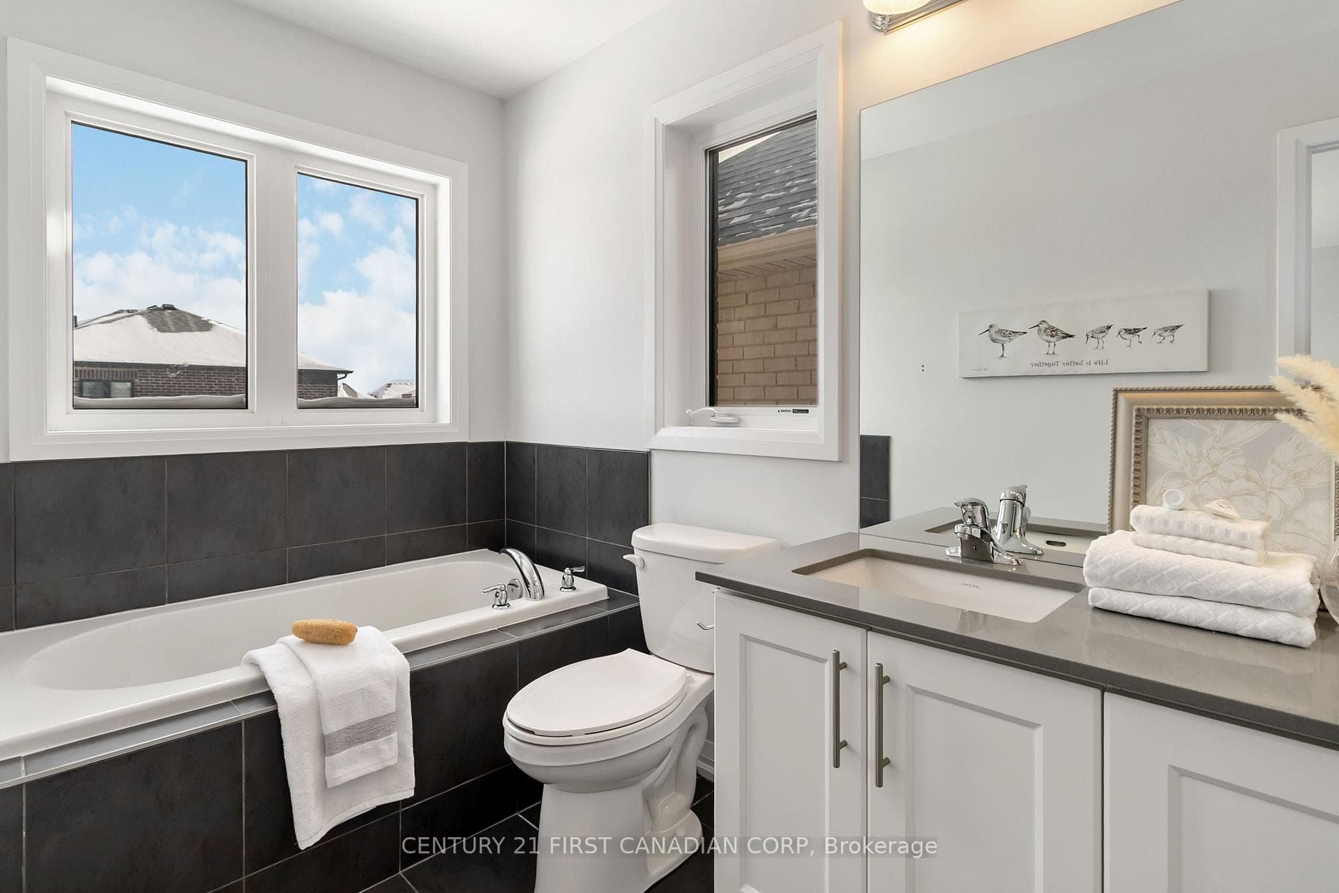 844 Sobeski Avenue photo 16