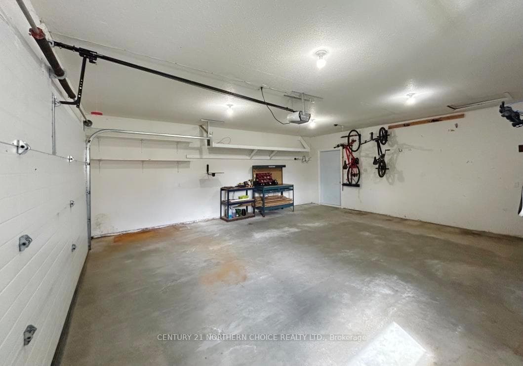 912 Kaitlyn Drive photo 5