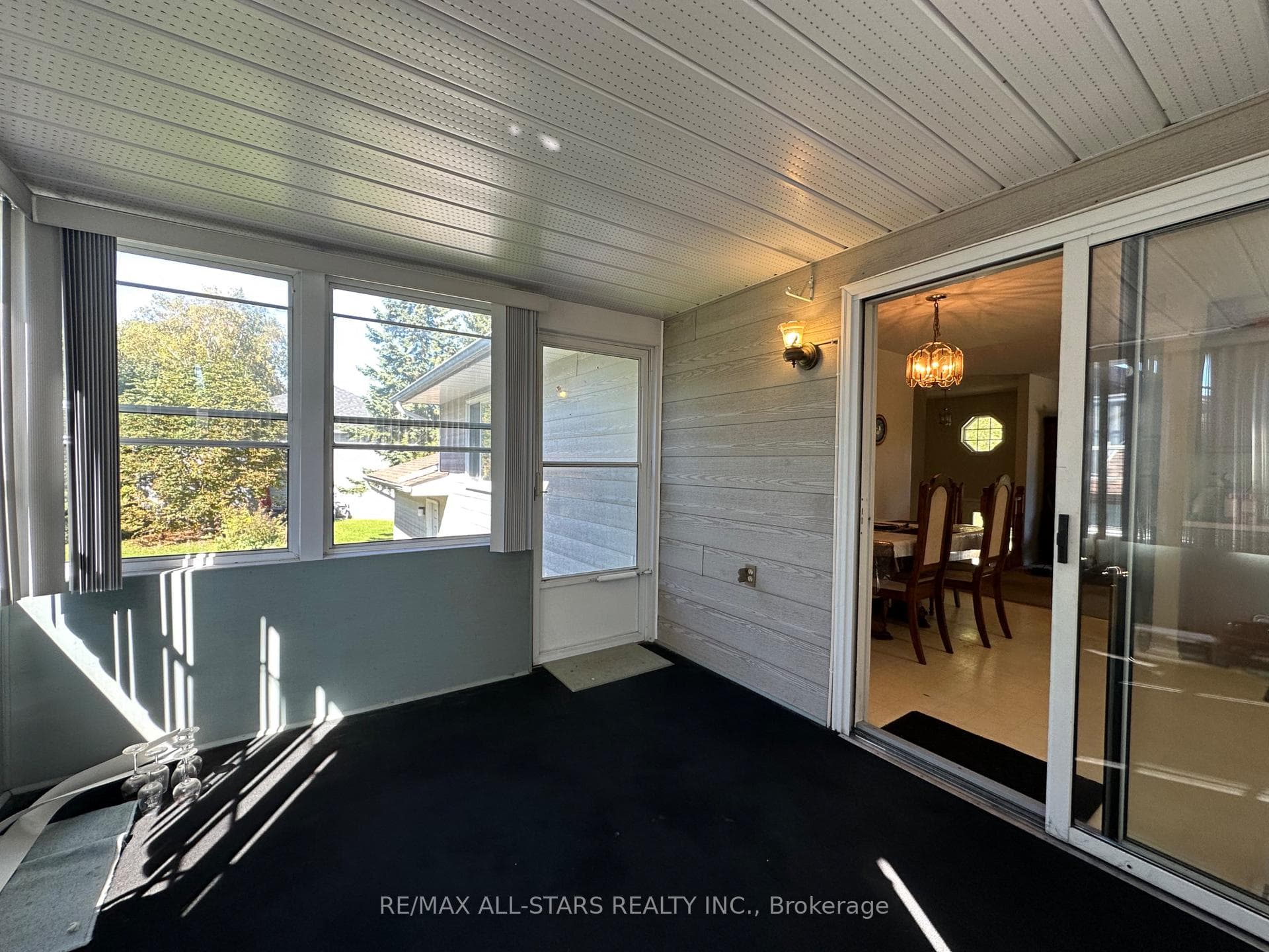 45 Cedartree Lane photo 9