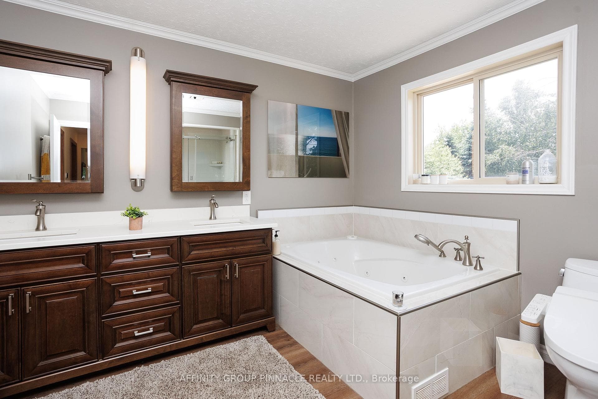 1385 Furniss Drive photo 22