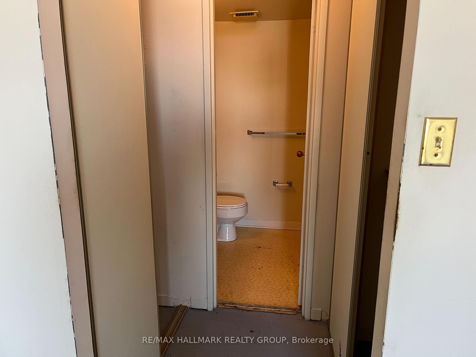 Walk Through Closet to ensuite 2 pc bath