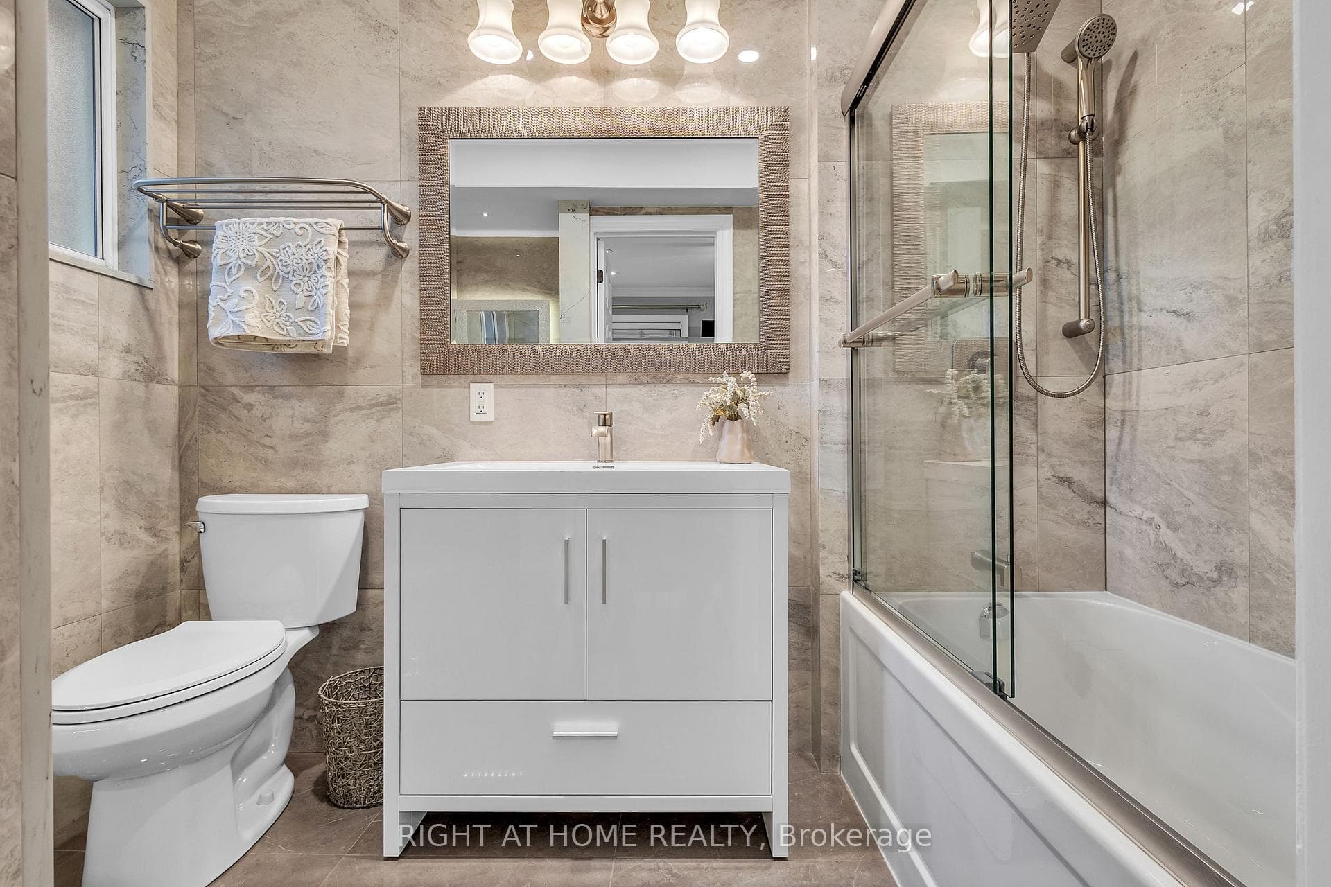Master Ensuite