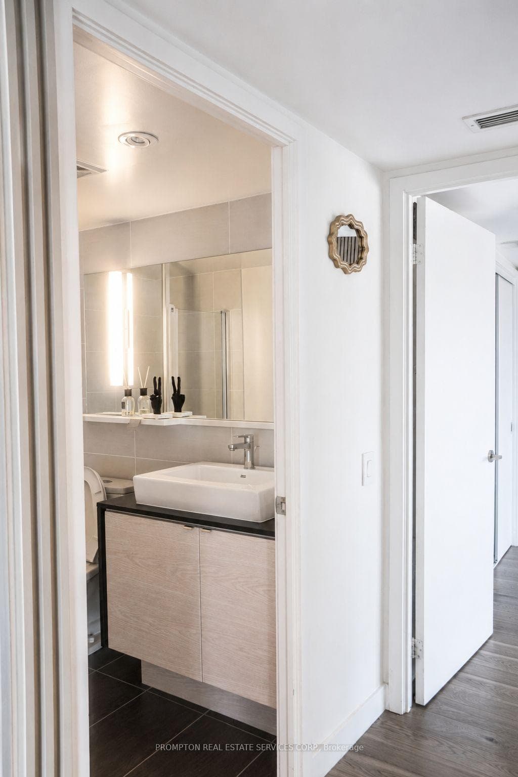 72 Esther Shiner Boulevard Unit 717 photo 6