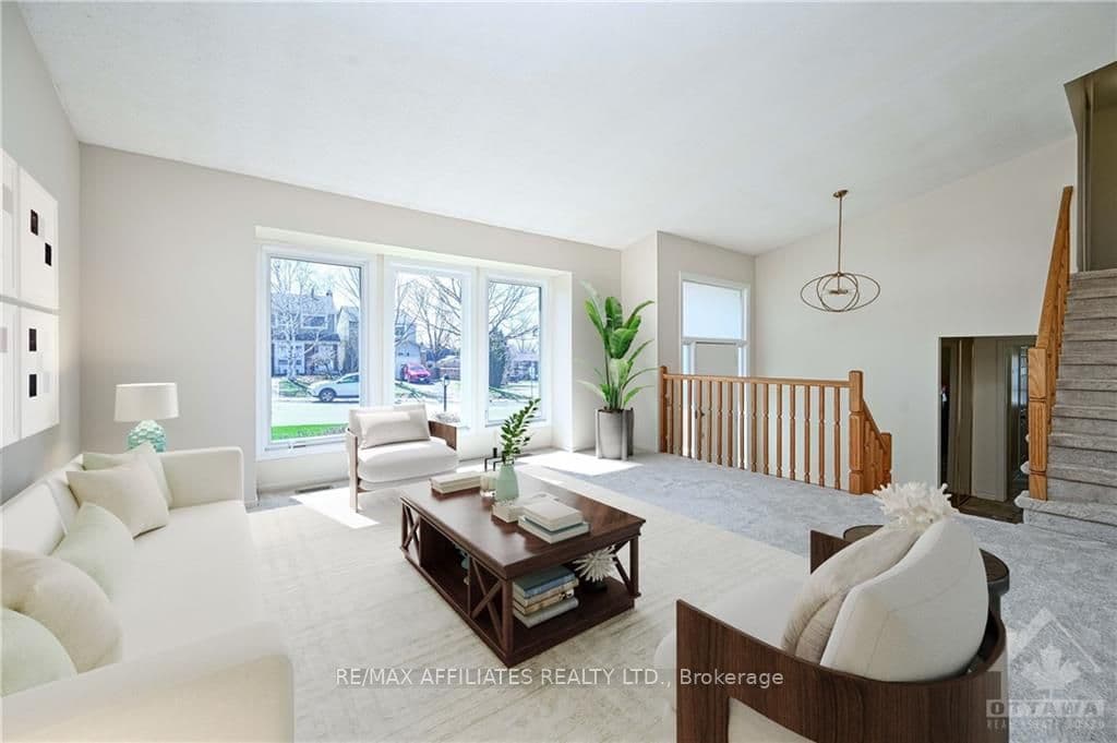 121 LARKIN Drive photo 2