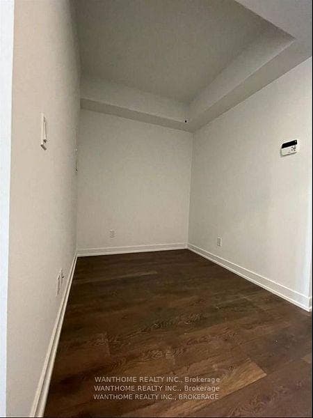 501 Yonge Street Unit 3710 photo 11