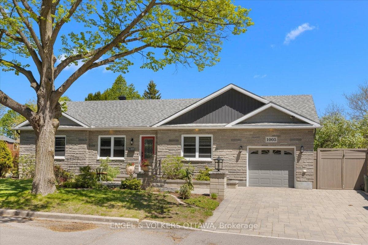 1005 Gold Crescent photo 40