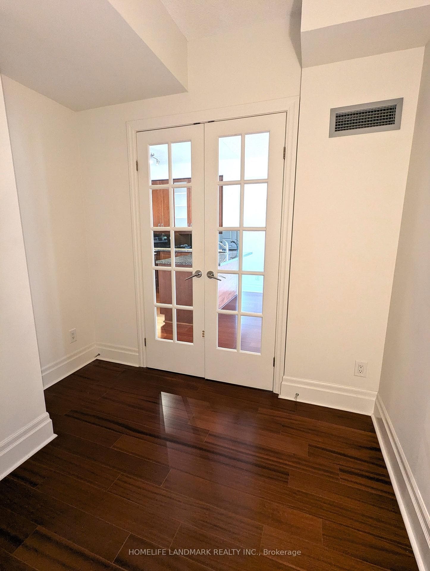 111 Upper Duke Crescent Unit 803 photo 19