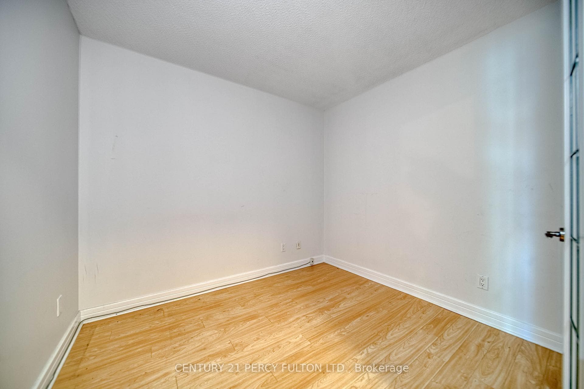 16 Harrison Garden Boulevard Unit 901 photo 24