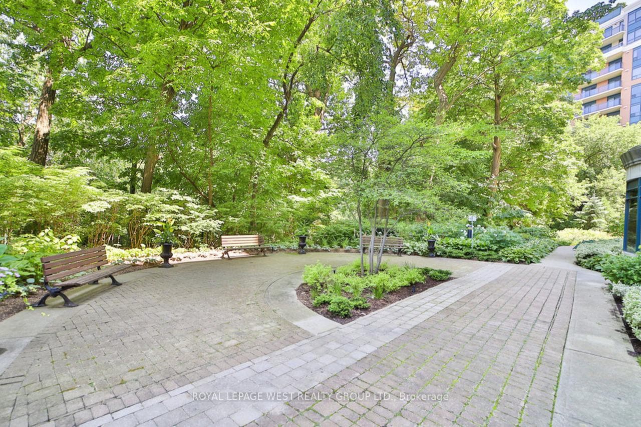 1 Lomond Drive Unit 708 photo 23