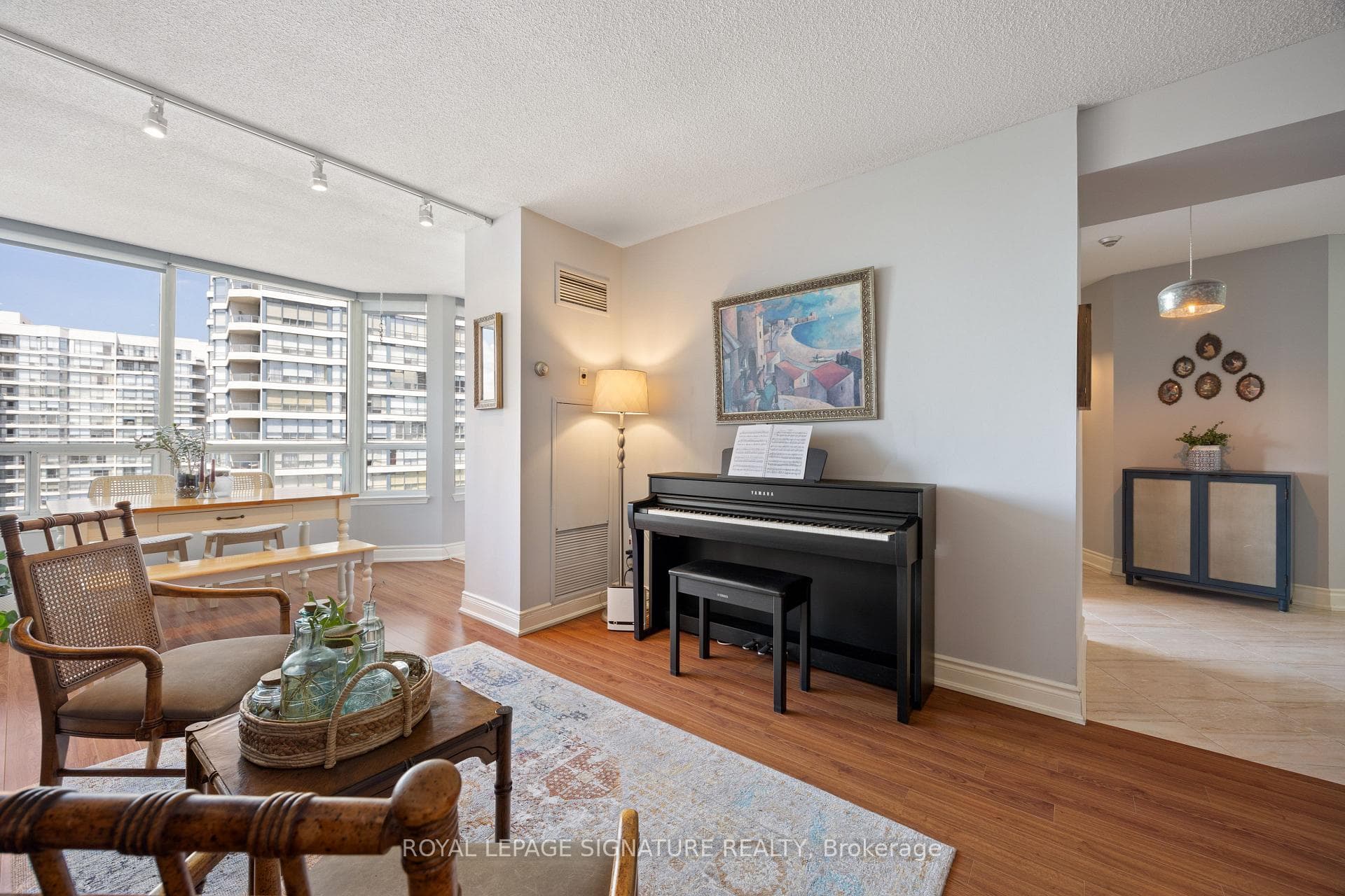 7250 Yonge Street Unit 1001 photo 7