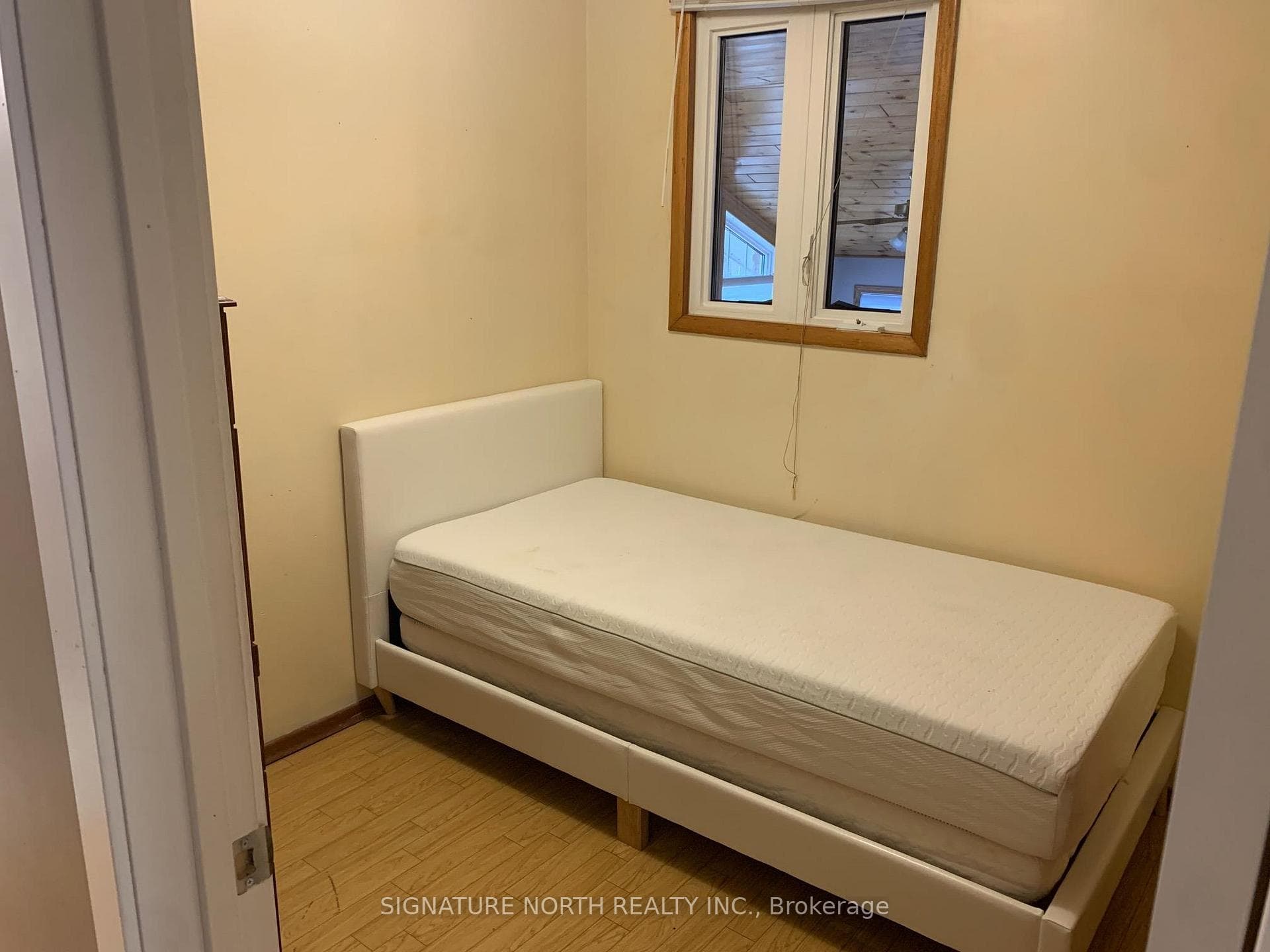 1325 Rosslyn Road photo 17