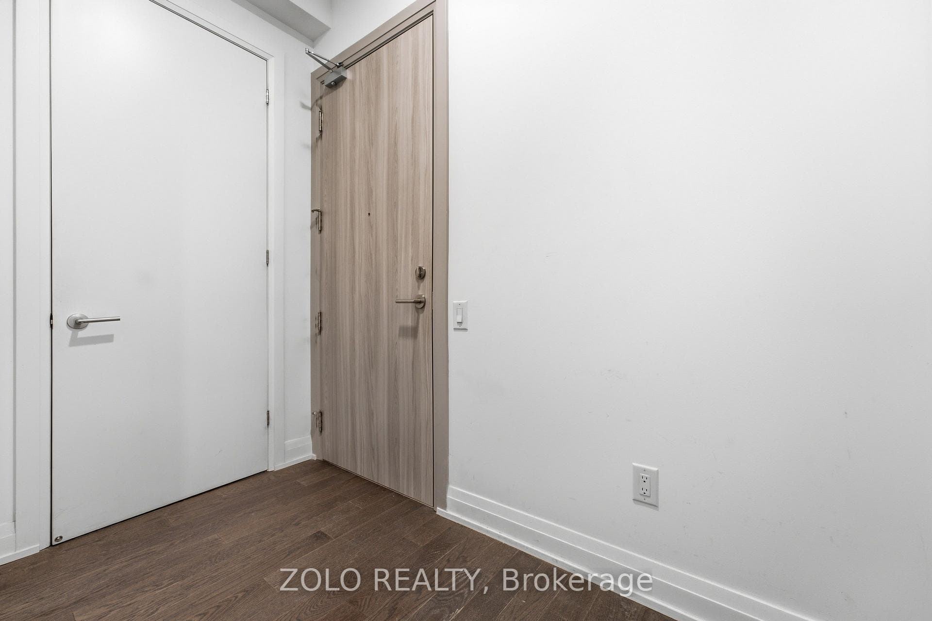 75 Canterbury Place Unit PH303 photo 2