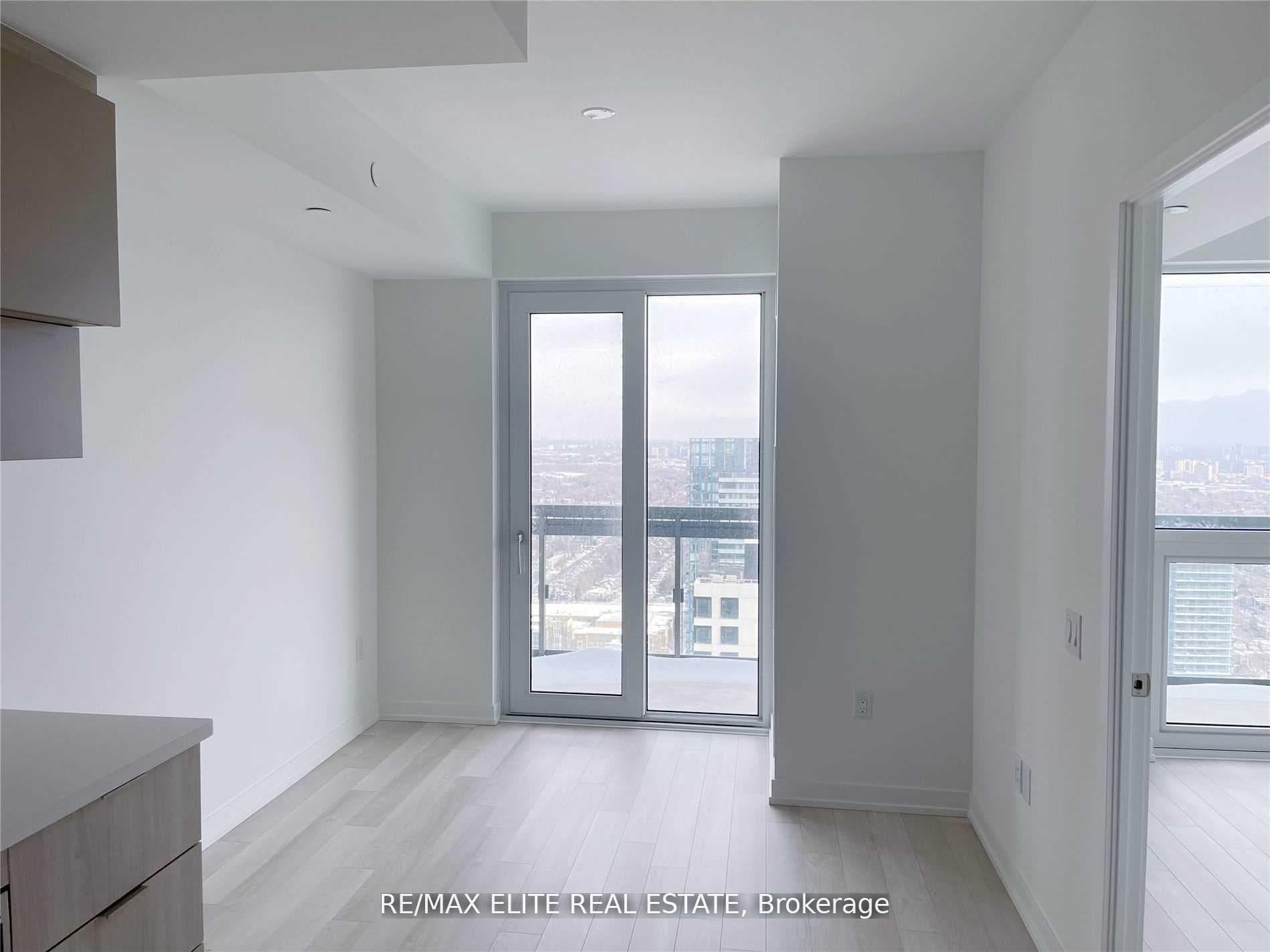 39 Roehampton Avenue Unit 4201 photo 9