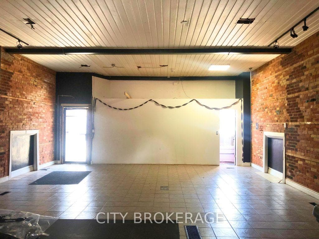 774 Barton Street photo 5