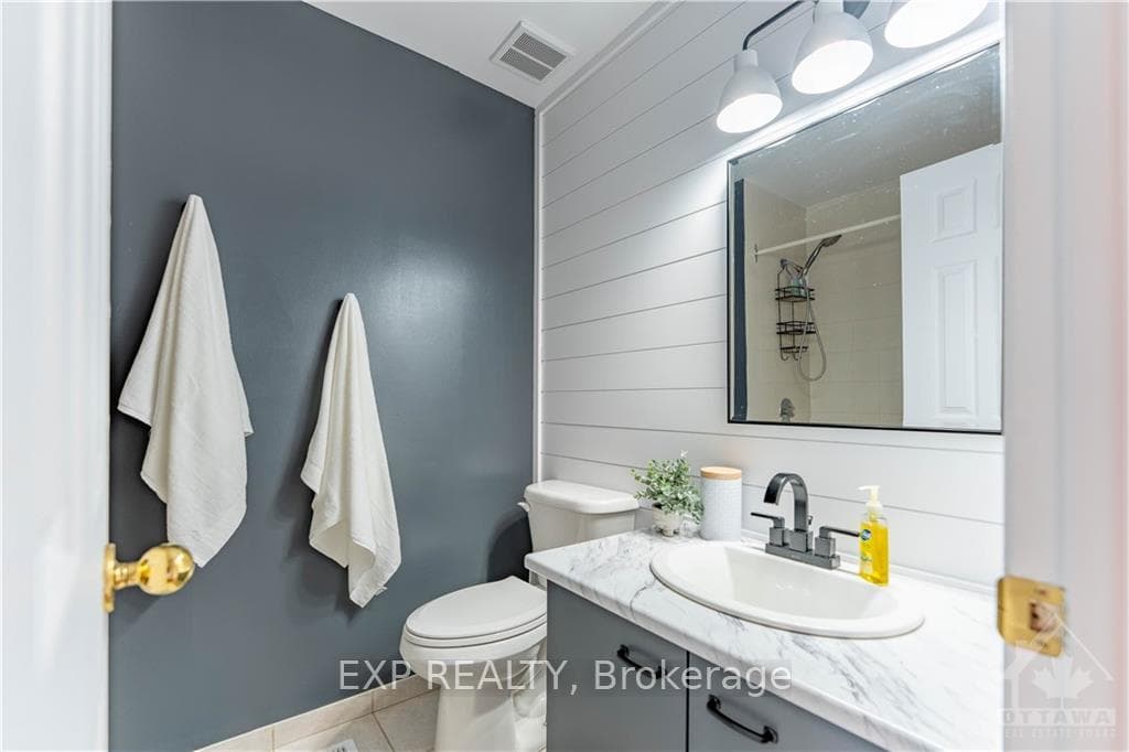 112 ASHPARK Crescent photo 14