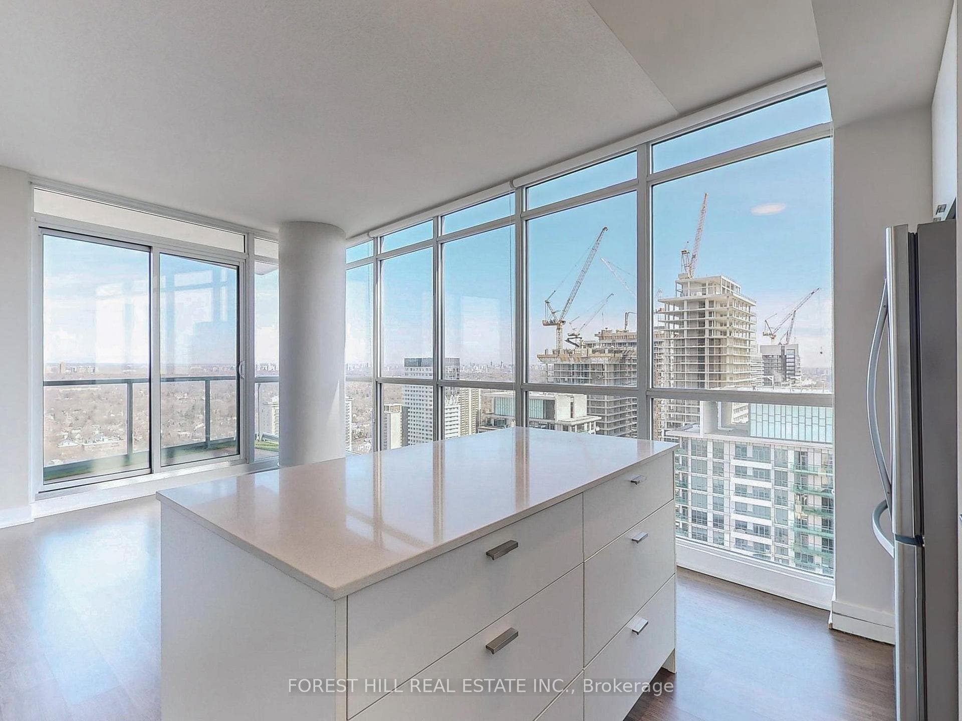 30 Roehampton Avenue Unit 3406 photo 14