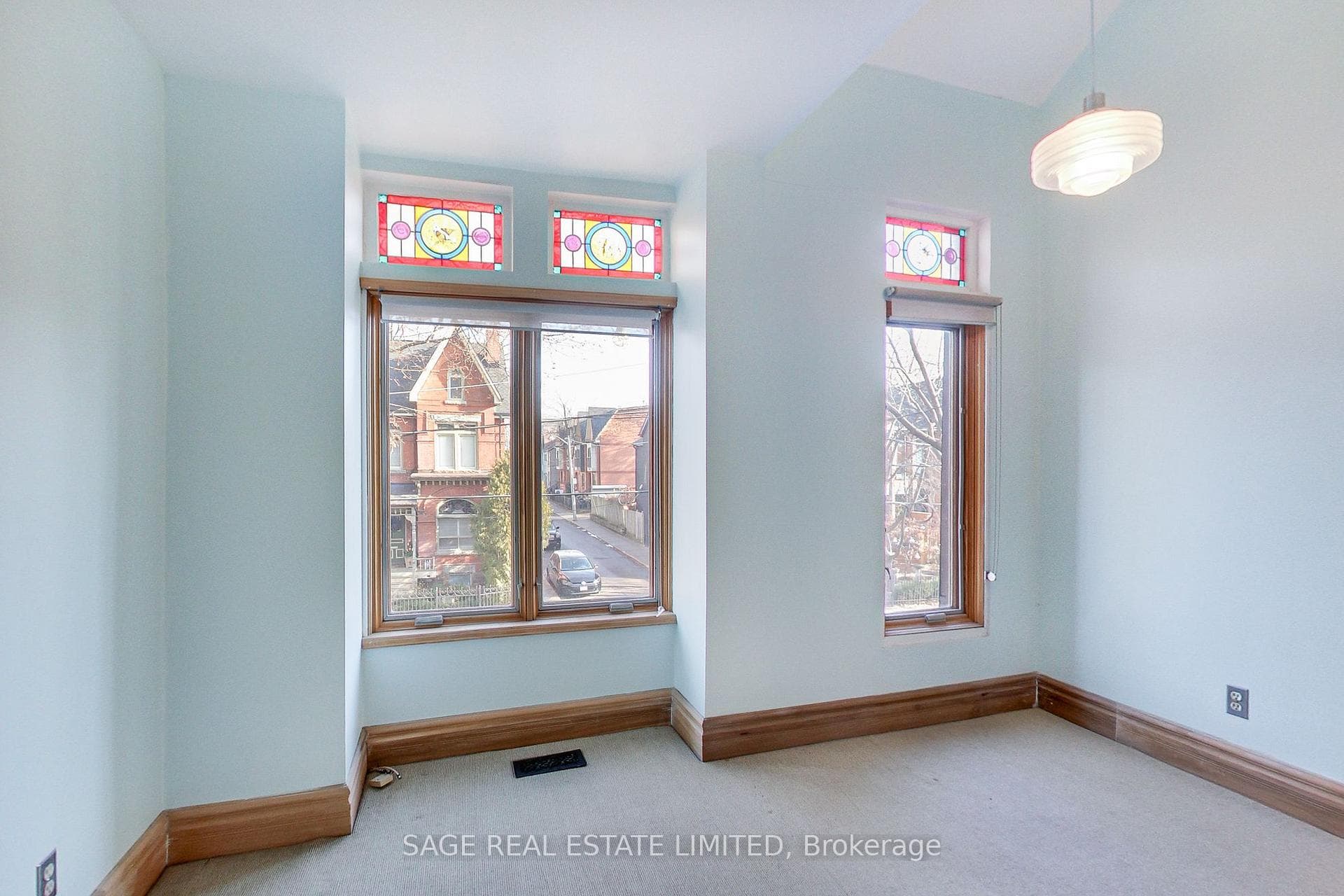 104 Sumach Street photo 22