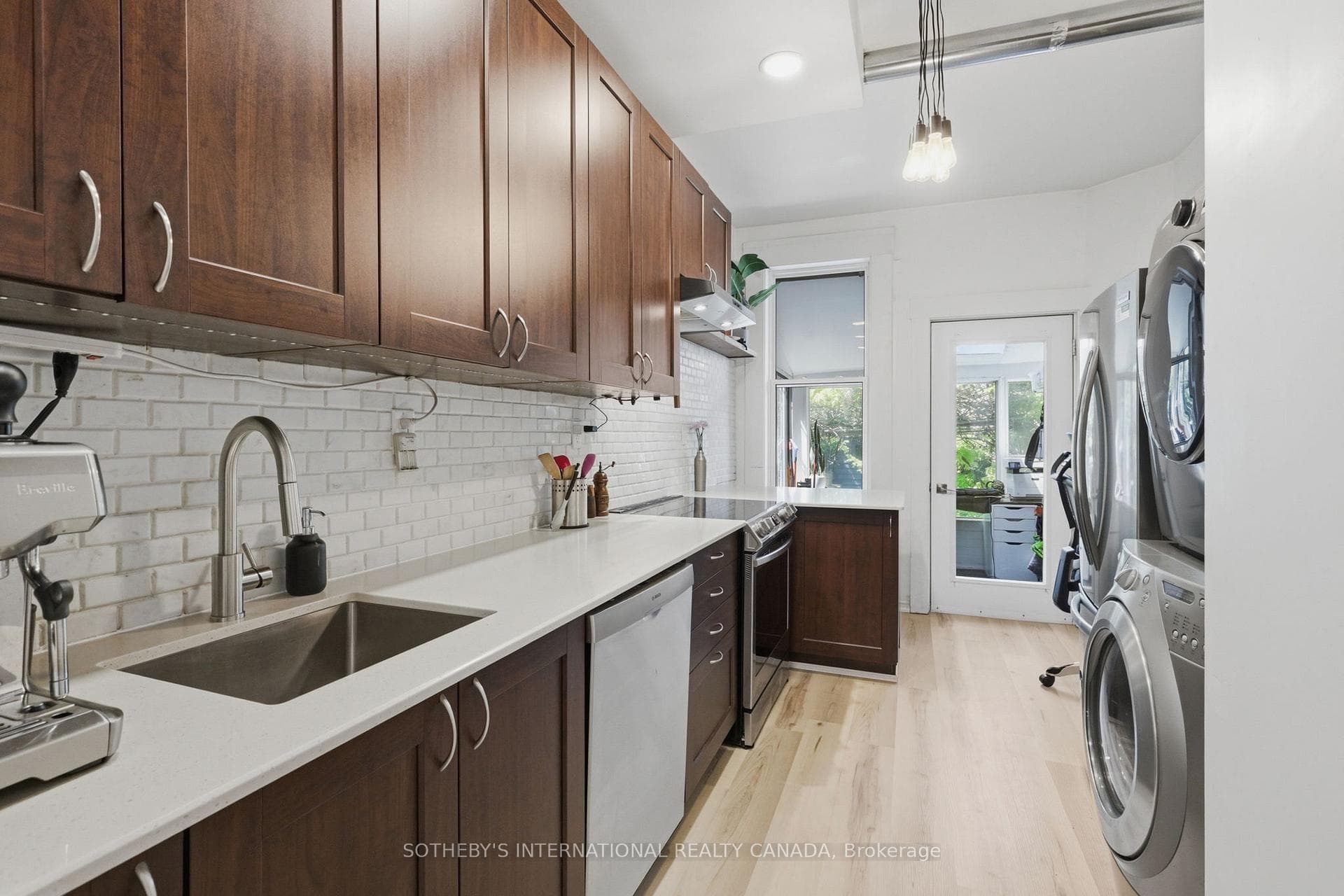 284 Euclid Avenue Unit Main photo 10