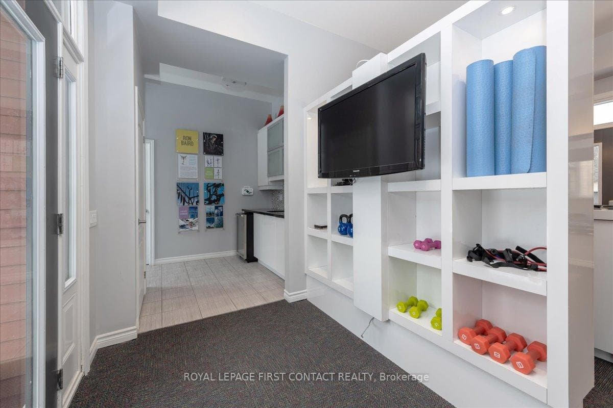35 Madelaine Drive Unit 4 photo 16