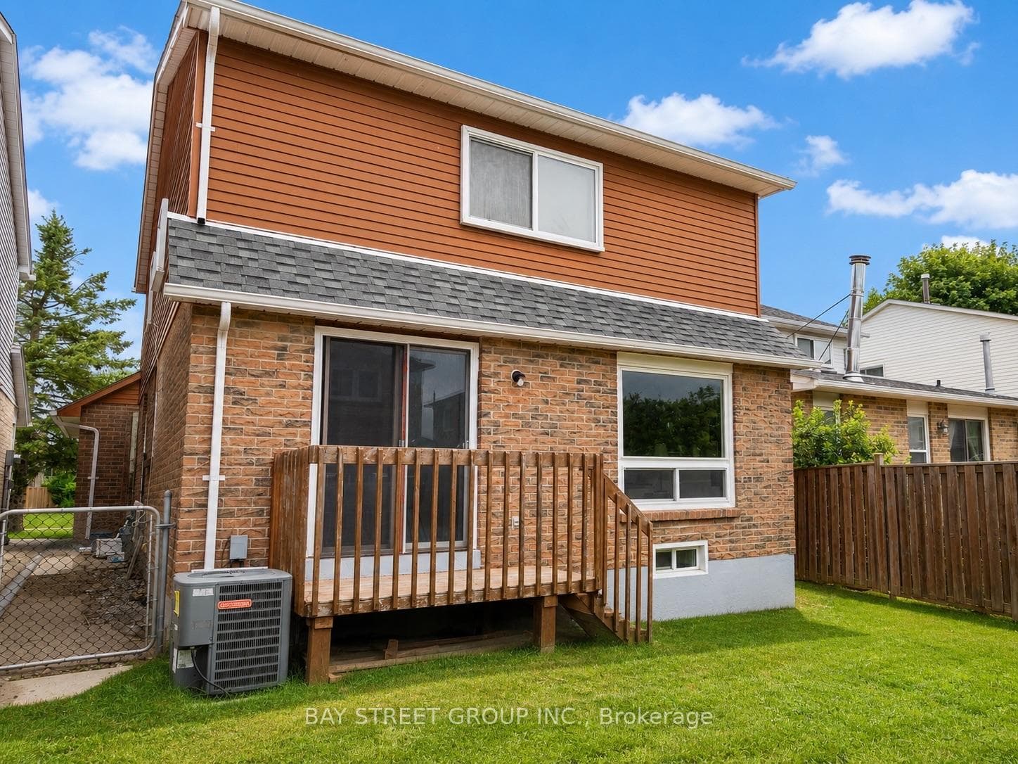 82 Radwell Crescent photo 32