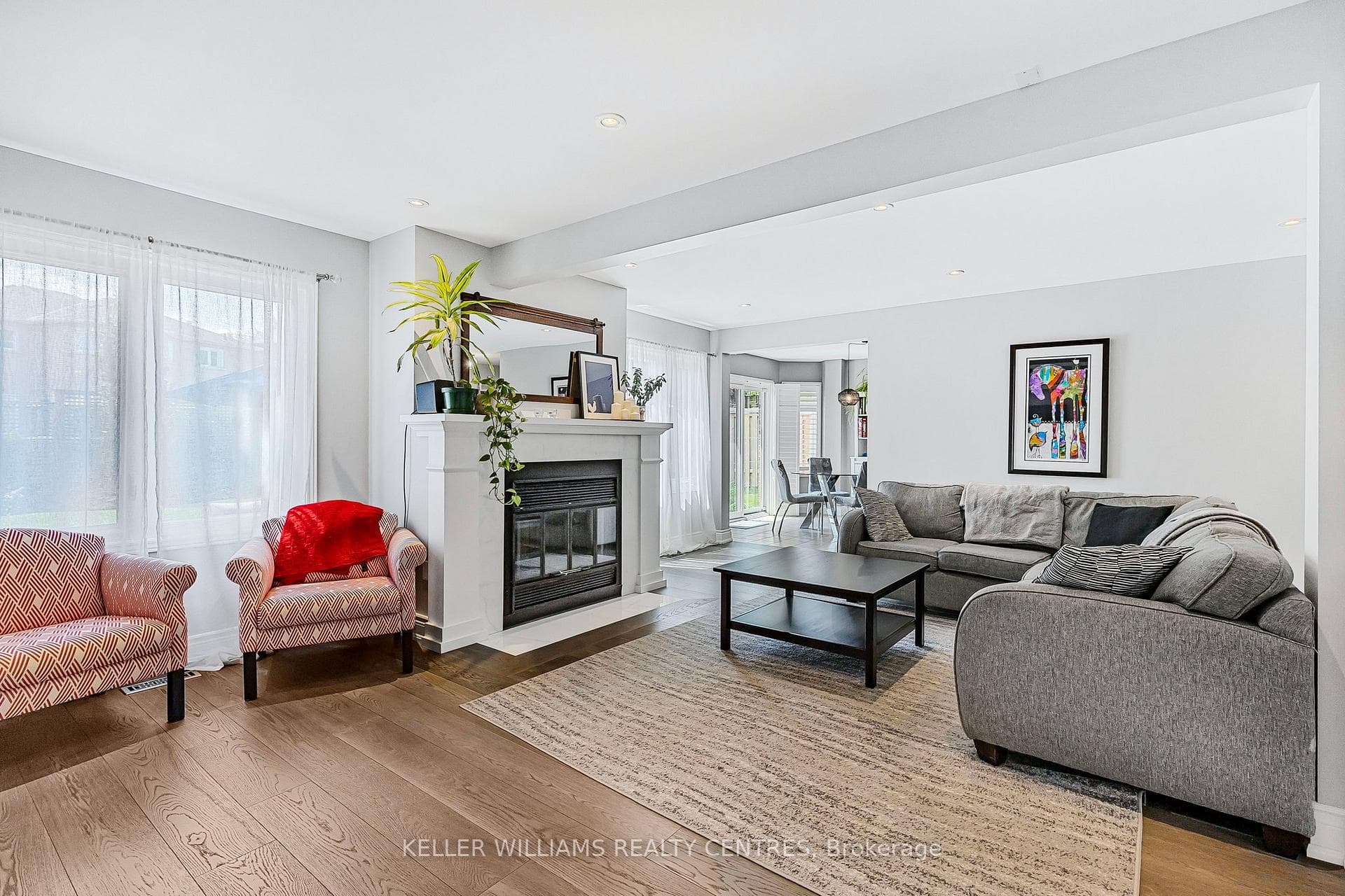 Main Floor Family Room/I\Living Room